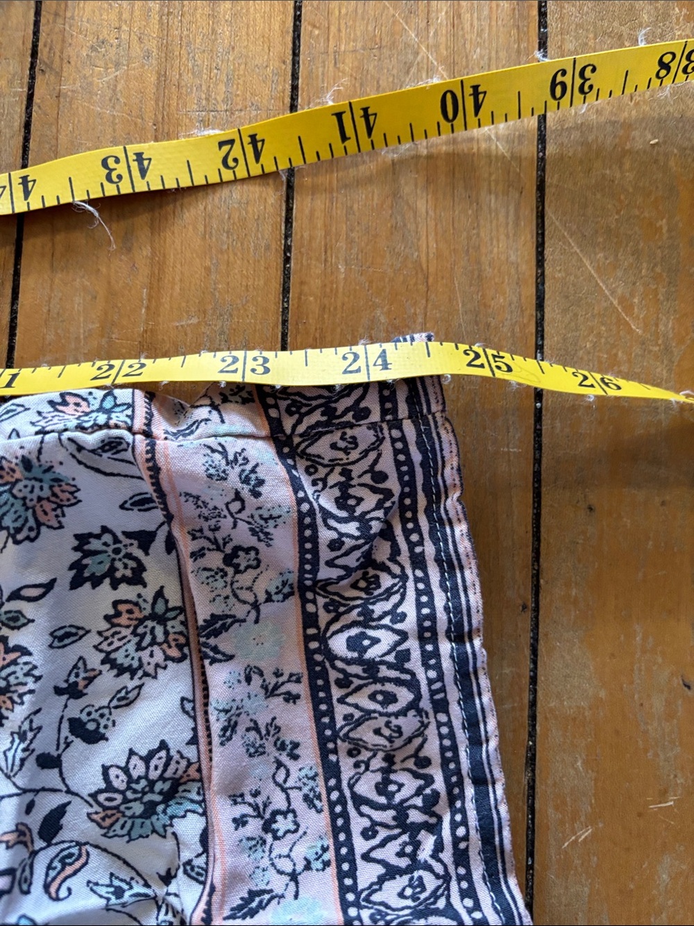 A EUC art class White Floral-Print Drawstring wide leg boho pants - Picture 8 of 8